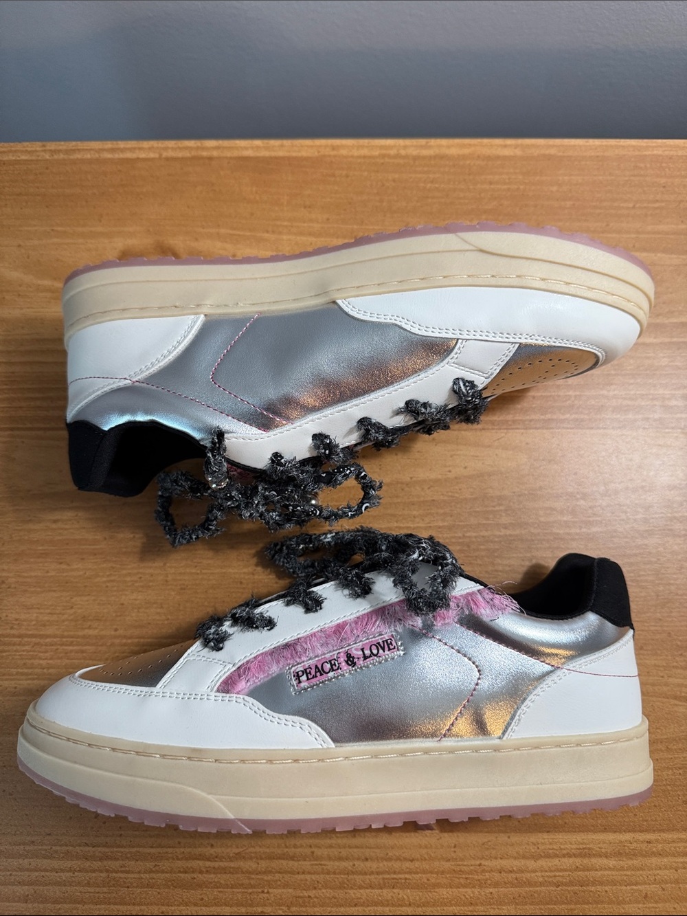 Steve Madden Girls Dream Sneakers